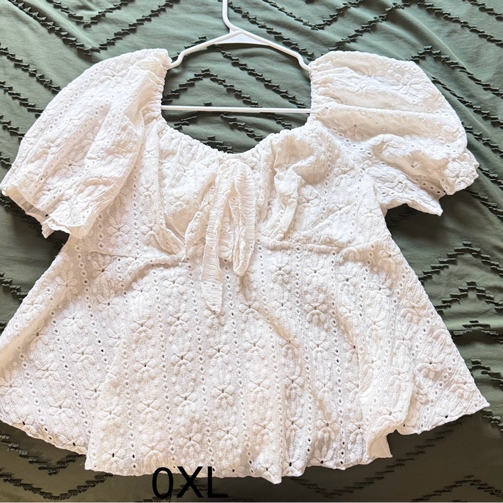 SHEIN White Eyelet Puff Sleeve Blouse